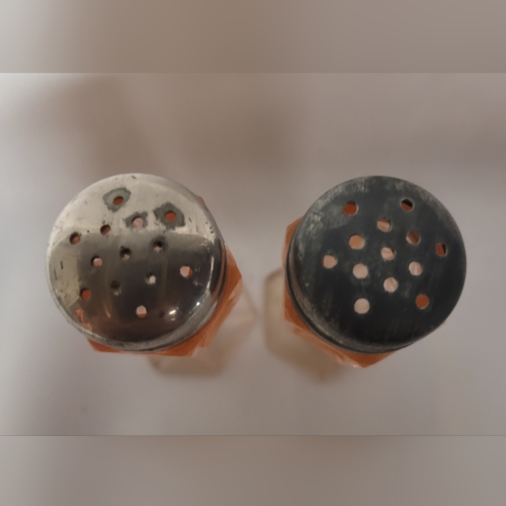 Vintage Pink Glass Salt and Pepper Shakers (109) - Picture 2 of 5